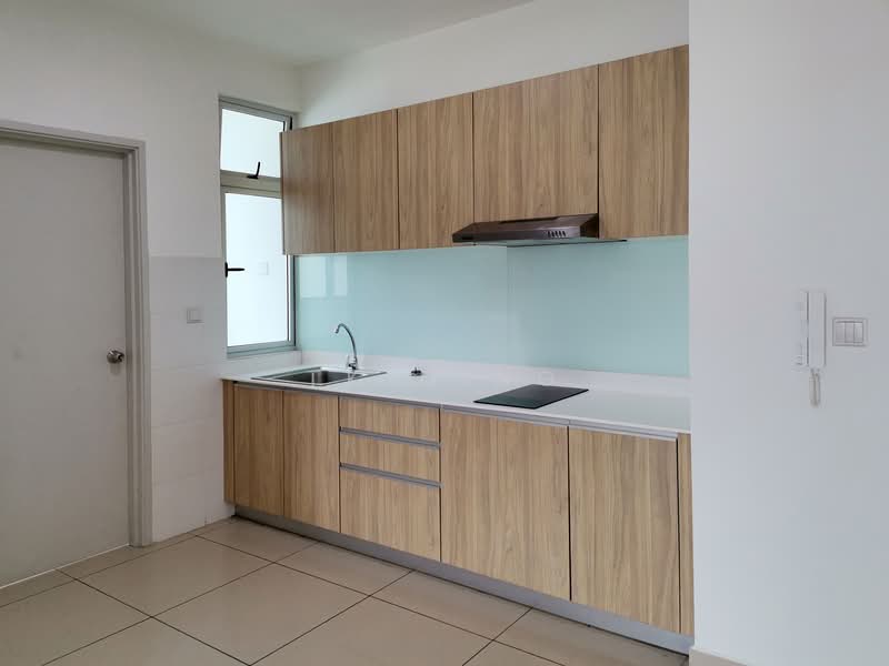Service Residence for Rent at Meridin Bayvue Serviced Apartment - TK Ding - Kitchen - PropertyGuru.com.my