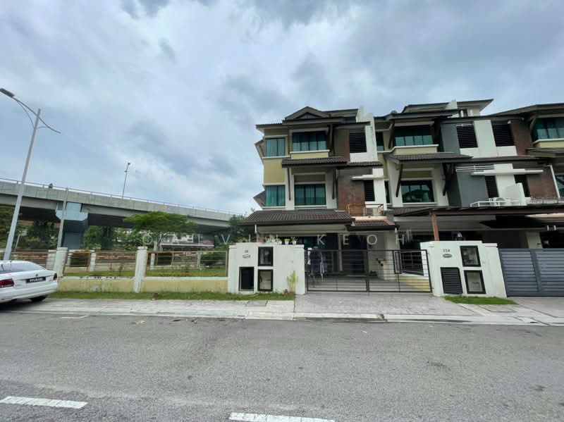 3-storey Terraced House for Sale in Bandar Bayan Bahru (Bayan Lepas) - Calvin Keoh - Exterior - PropertyGuru.com.my