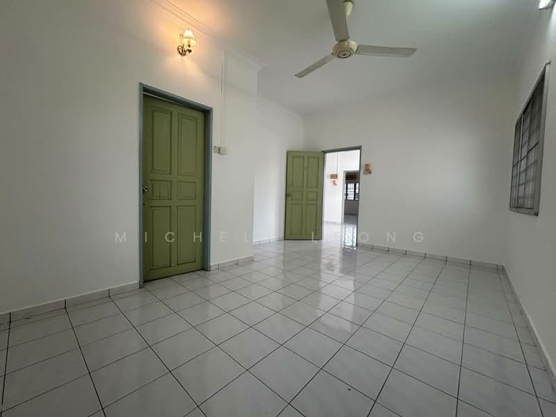 Semi-Detached House for Sale in Taman Sinfar (Ipoh) - Michele Leong - Living Room - PropertyGuru.com.my