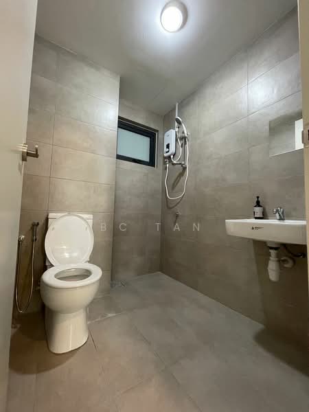 Servis Apartment untuk Disewa di Savio @ Riana Dutamas - BC TAN - Bathroom - PropertyGuru.com.my