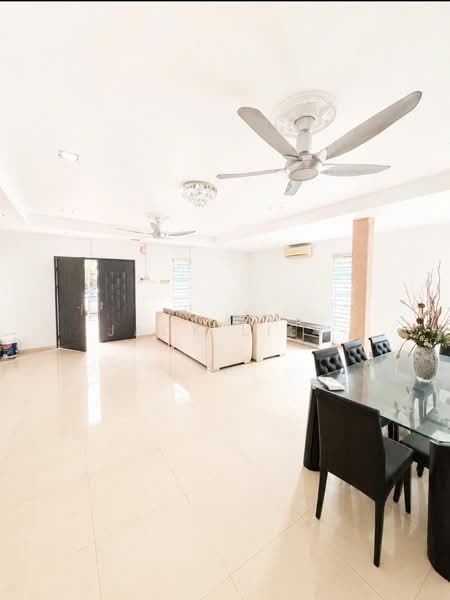 Rumah Teres 2 Tingkat untuk Dijual di Bandar Bukit Raja (Klang) - Jack Liew - Living Room - PropertyGuru.com.my