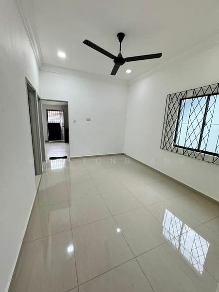 Rumah Teres 1 Tingkat untuk Dijual di Taman Perling (Perling) - Han Yong Ang - Living Room - PropertyGuru.com.my