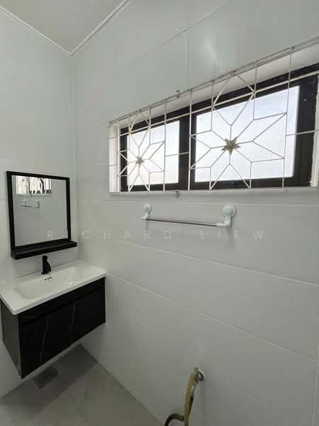 Rumah Teres 2 Tingkat untuk Disewa di Sea Park (Petaling Jaya) - Richard Liew - Bathroom - PropertyGuru.com.my