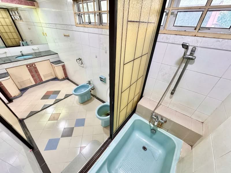 Semi-Detached House for Rent in Taman Pelangi (Johor Bahru) - Niko Lew - Bathroom - PropertyGuru.com.my