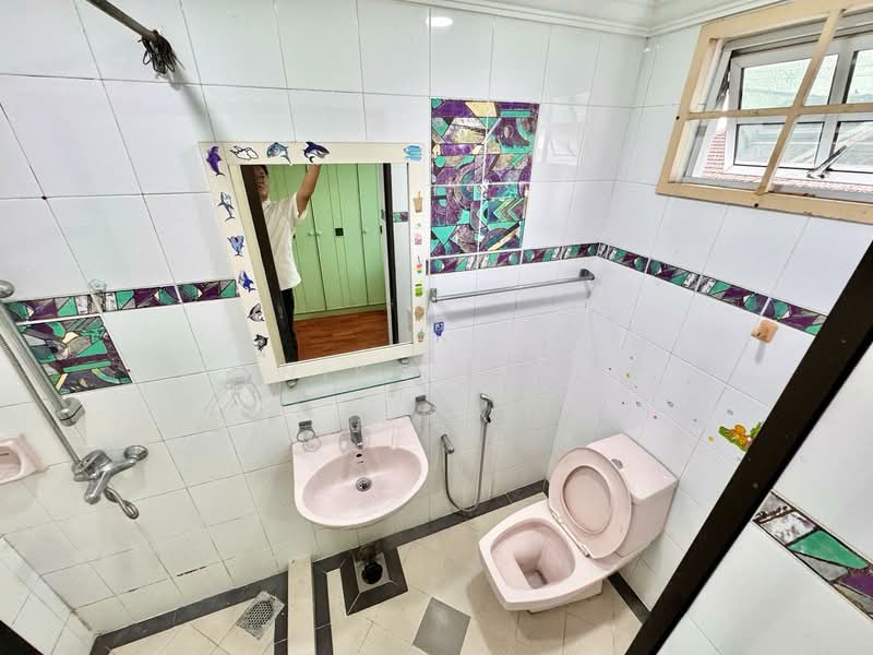 Semi-Detached House for Rent in Taman Pelangi (Johor Bahru) - Niko Lew - Bathroom - PropertyGuru.com.my