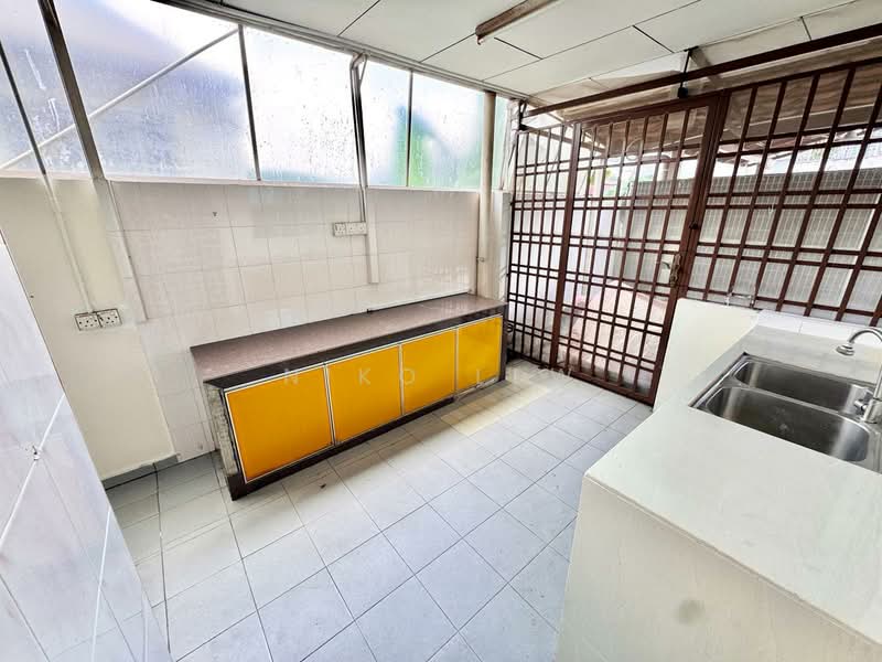 Semi-Detached House for Rent in Taman Pelangi (Johor Bahru) - Niko Lew - Kitchen - PropertyGuru.com.my