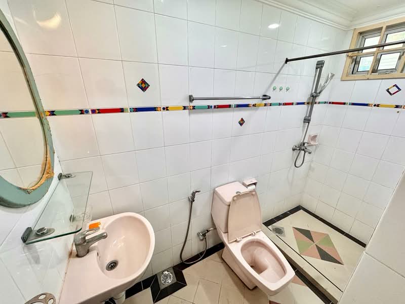 Semi-Detached House for Rent in Taman Pelangi (Johor Bahru) - Niko Lew - Bathroom - PropertyGuru.com.my