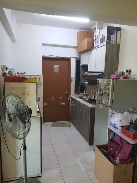 Apartment for Sale at Green Suria @ Bandar Tun Hussein Onn - Julisyazwani @ Wani - Kitchen - PropertyGuru.com.my