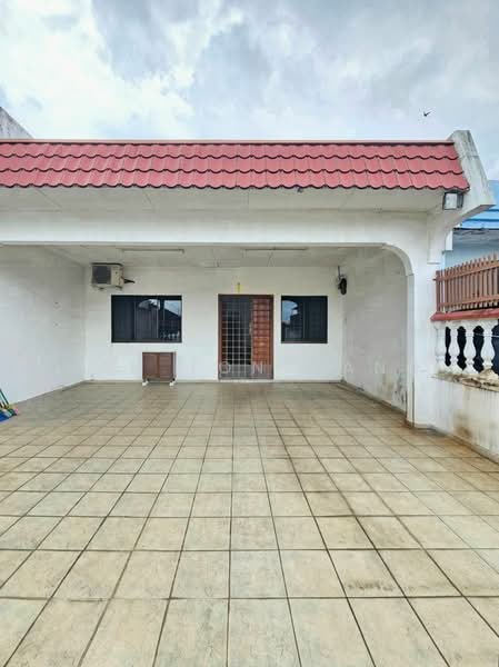 1-storey Terraced House for Sale in Taman Johor Jaya (Johor Bahru) - Han Yong Ang - Exterior - PropertyGuru.com.my