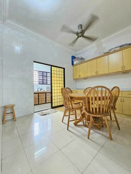 1-storey Terraced House for Sale in Taman Johor Jaya (Johor Bahru) - Han Yong Ang - Kitchen - PropertyGuru.com.my