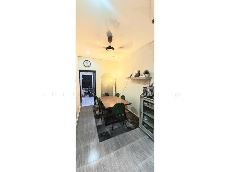 Rumah Teres 1.5 Tingkat untuk Dijual di Seksyen 4 (Kota Damansara) - Julisyazwani @ Wani - Dining Room - PropertyGuru.com.my