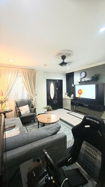 Rumah Teres 1.5 Tingkat untuk Dijual di Seksyen 4 (Kota Damansara) - Julisyazwani @ Wani - Living Room - PropertyGuru.com.my
