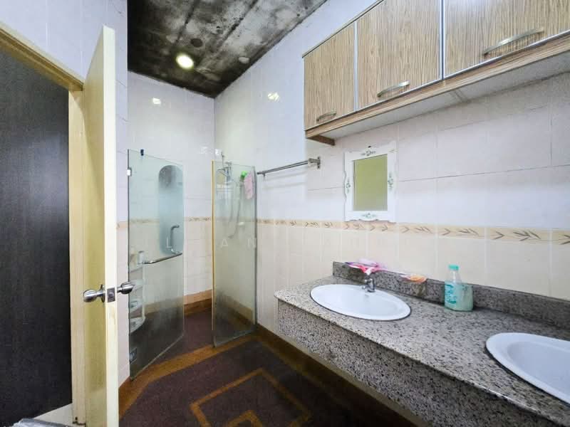 Semi-Detached House for Sale in Taman Taming Maju (Cheras) - Ilman Nahri - Bathroom - PropertyGuru.com.my