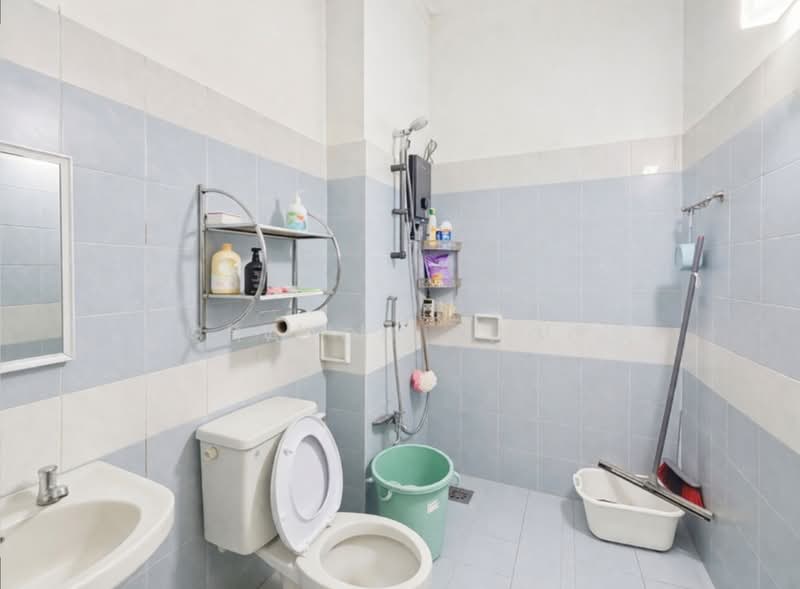 Rumah Teres 2 Tingkat untuk Dijual di Subang Jaya (Selangor) - Sharon Choo - Bathroom - PropertyGuru.com.my