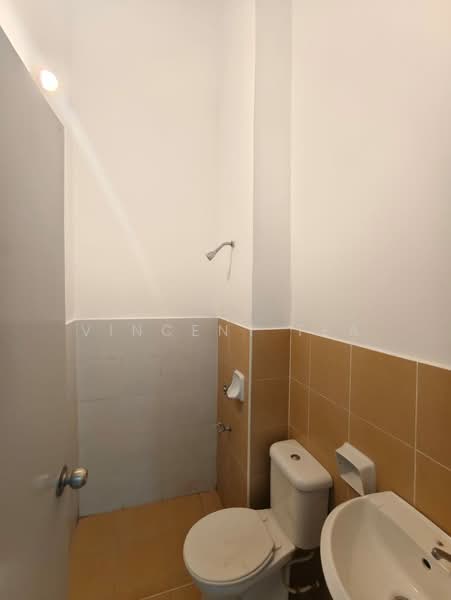 1-storey Terraced House for Rent in Johor Bahru (Johor) - Vincent Tea - Bathroom - PropertyGuru.com.my