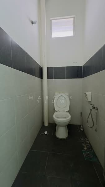 Shop / Office for Rent in Taman Bukit Blossom (Seremban) - Marcus Yeow - Bathroom - PropertyGuru.com.my