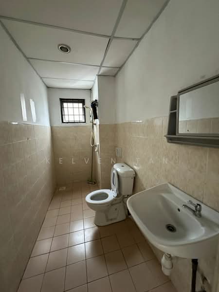 Kondominium untuk Disewa di Sri Putramas - Kelven Tan - Bathroom - PropertyGuru.com.my