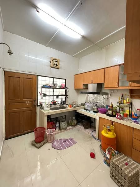 1-storey Terraced House for Sale in Taman Kepong (Kepong) - Vincent Lai - Kitchen - PropertyGuru.com.my
