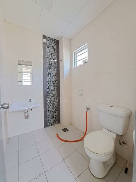 2-storey Terraced House for Sale in Sierra Ukay (Ampang) - Eling Loo - Bathroom - PropertyGuru.com.my