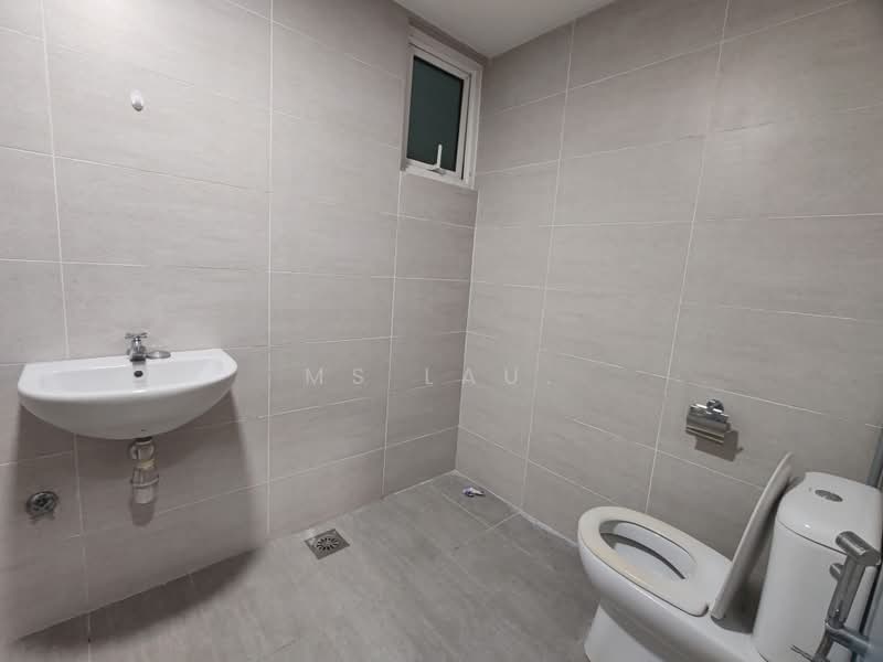 Service Residence for Sale at Court 28 - Ms Lau. - Bathroom - PropertyGuru.com.my