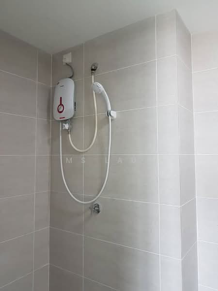 Service Residence for Sale at Court 28 - Ms Lau. - Bathroom - PropertyGuru.com.my