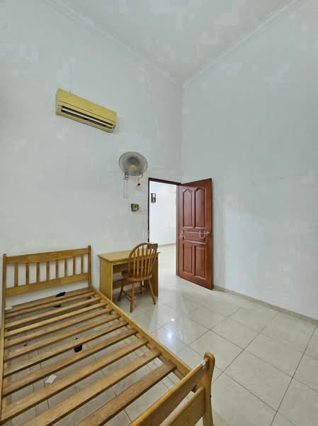 1-storey Terraced House for Sale in Taman Johor Jaya (Johor Bahru) - JAN AU - Bedroom - PropertyGuru.com.my