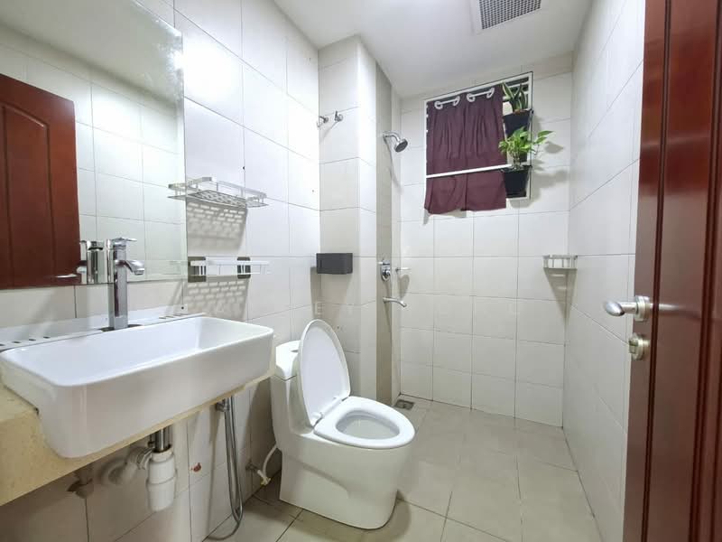 Kondominium untuk Dijual di Puri Tower - Cassey Yong - Bathroom - PropertyGuru.com.my