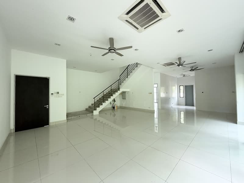 Semi-Detached House for Sale in Bandar Kinrara Seksyen 1 (Bandar Kinrara) - CK Yee - Living Room - PropertyGuru.com.my