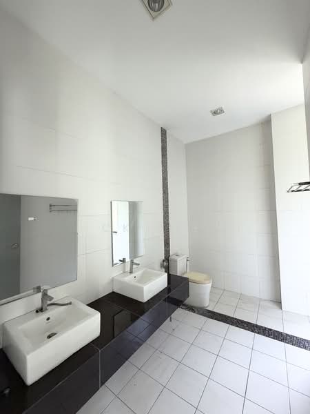Semi-Detached House for Sale in Bandar Kinrara Seksyen 1 (Bandar Kinrara) - CK Yee - Bathroom - PropertyGuru.com.my