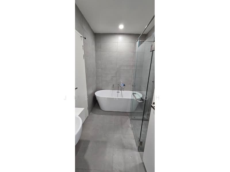 Servis Apartment untuk Disewa di Pacific Star - Justin Soh - Bathroom - PropertyGuru.com.my