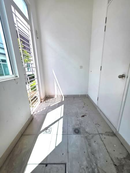 Rumah Teres 2 Tingkat untuk Dijual di Eco Majestic (Semenyih) - Shawn Teo - Exterior - PropertyGuru.com.my