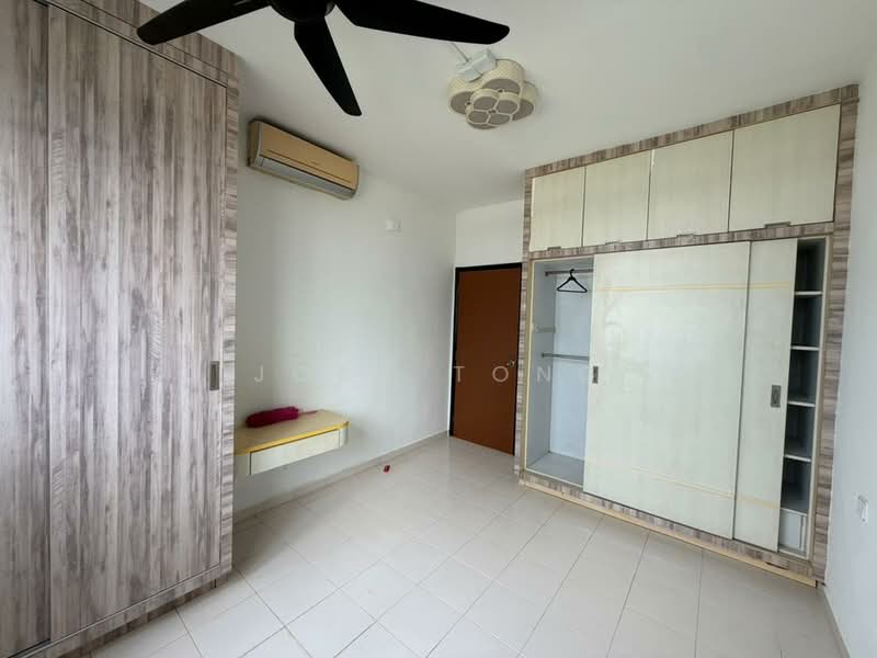 Apartment for Sale at Villa Krystal @ Bandar Selesa Jaya - Joan Tong - Bedroom - PropertyGuru.com.my