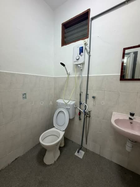 Apartment for Sale at Villa Krystal @ Bandar Selesa Jaya - Joan Tong - Bathroom - PropertyGuru.com.my
