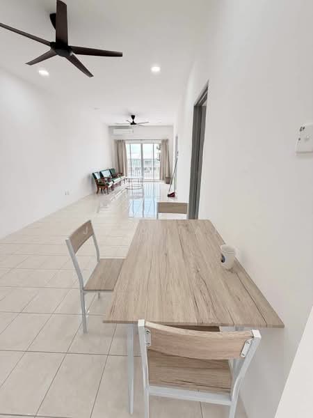 Pangsapuri untuk Disewa di SP Lodge Sri Pertiwi - Jeno Tan - Living Room - PropertyGuru.com.my