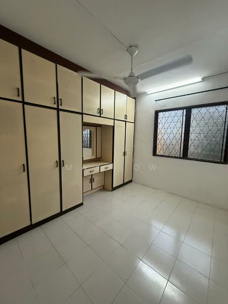 Rumah Flat untuk Dijual di Flat Bandar Selesa Jaya @ Jalan Silat Gayong - May Low - PropertyGuru.com.my