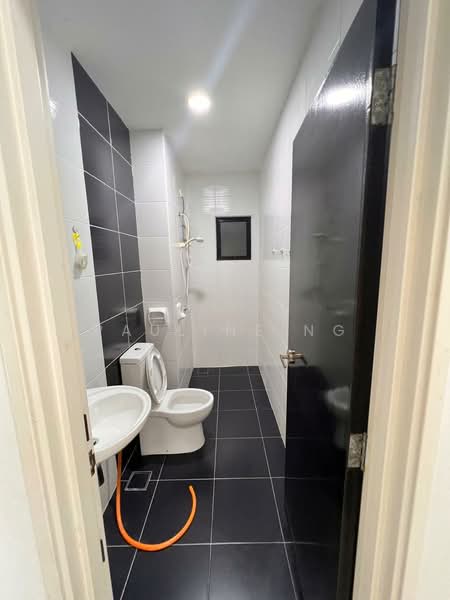 Service Residence for Sale at Sky View - Pauline Ng - Bathroom - PropertyGuru.com.my