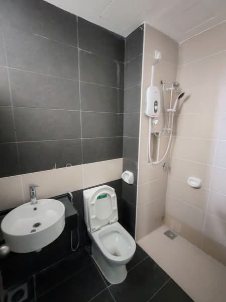 Service Residence for Sale at Vida Heights - Jovyn Tay - Bathroom - PropertyGuru.com.my