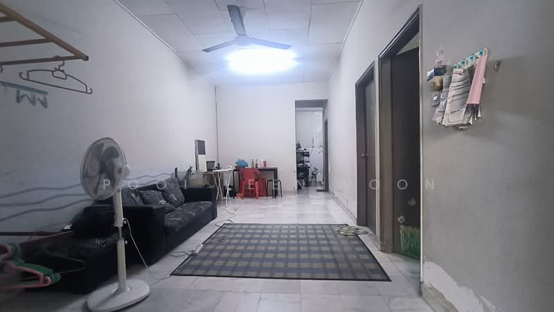 1-storey Terraced House for Sale in Taman Daya (Johor Bahru) - Pooi Leen Voon - Living Room - PropertyGuru.com.my