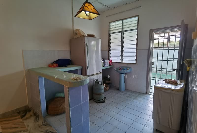 Semi-Detached House for Sale in Sepang (Selangor) - Vernice Ng - Kitchen - PropertyGuru.com.my