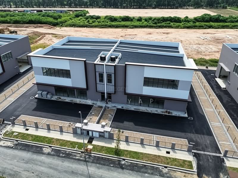 Semi-D Factory for Sale in Taman Perindustrian Air Hitam (Klang) - Eric Yap - Exterior - PropertyGuru.com.my