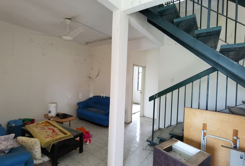 2-storey Terraced House for Sale in Taman Sri Bayu (Sepang) - Vernice Ng - Living Room - PropertyGuru.com.my