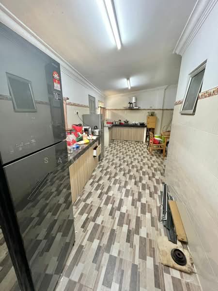 1.5-storey Terraced House for Sale in Bandar Tasik Puteri (Rawang) - Samson Lee - Kitchen - PropertyGuru.com.my