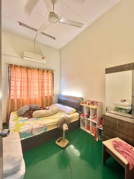 1.5-storey Terraced House for Sale in Bandar Tasik Puteri (Rawang) - Samson Lee - Bedroom - PropertyGuru.com.my