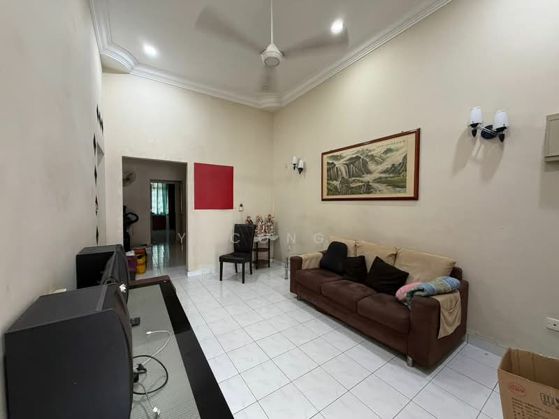 1-storey Terraced House for Sale in Taman Molek (Johor Bahru) - Yucong . - Living Room - PropertyGuru.com.my