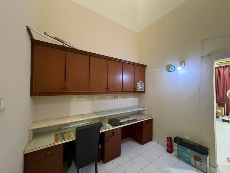 1-storey Terraced House for Sale in Taman Molek (Johor Bahru) - Yucong . - Study - PropertyGuru.com.my
