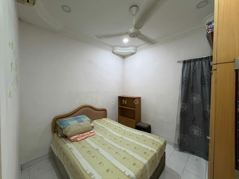 1-storey Terraced House for Sale in Taman Molek (Johor Bahru) - Yucong . - Bedroom - PropertyGuru.com.my