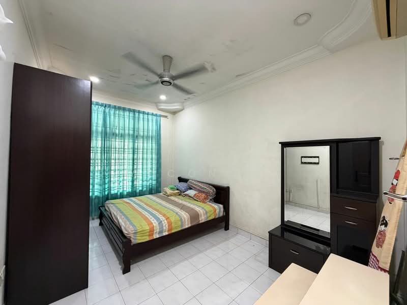 1-storey Terraced House for Sale in Taman Molek (Johor Bahru) - Yucong . - Bedroom - PropertyGuru.com.my