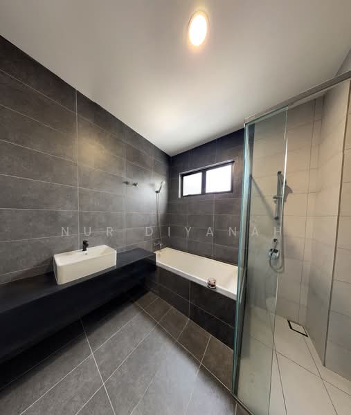Rumah Berkembar untuk Dijual di Dengkil (Selangor) - Nur Diyanah - PropertyGuru.com.my