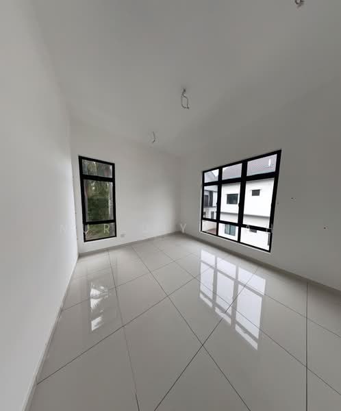 Rumah Berkembar untuk Dijual di Dengkil (Selangor) - Nur Diyanah - PropertyGuru.com.my