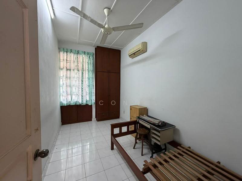 1-storey Terraced House for Sale in Taman Molek (Johor Bahru) - Yucong . - Bedroom - PropertyGuru.com.my